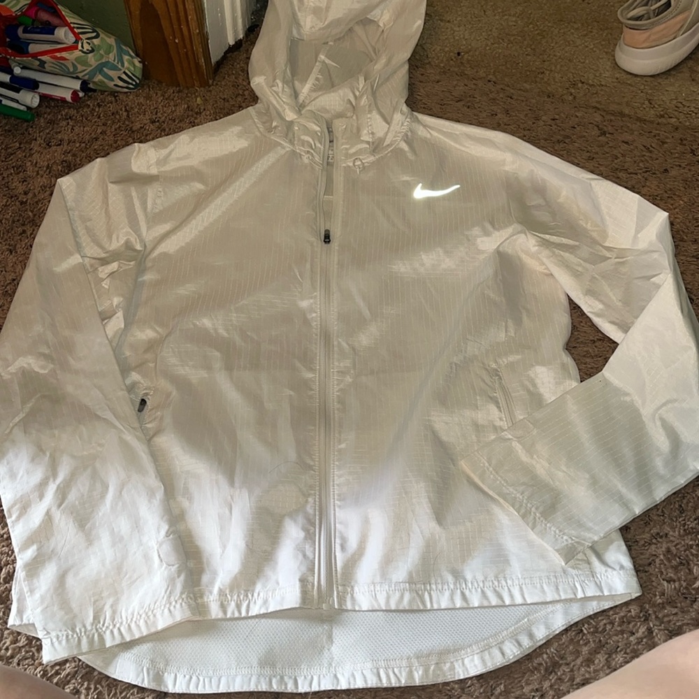 new nike windbreaker